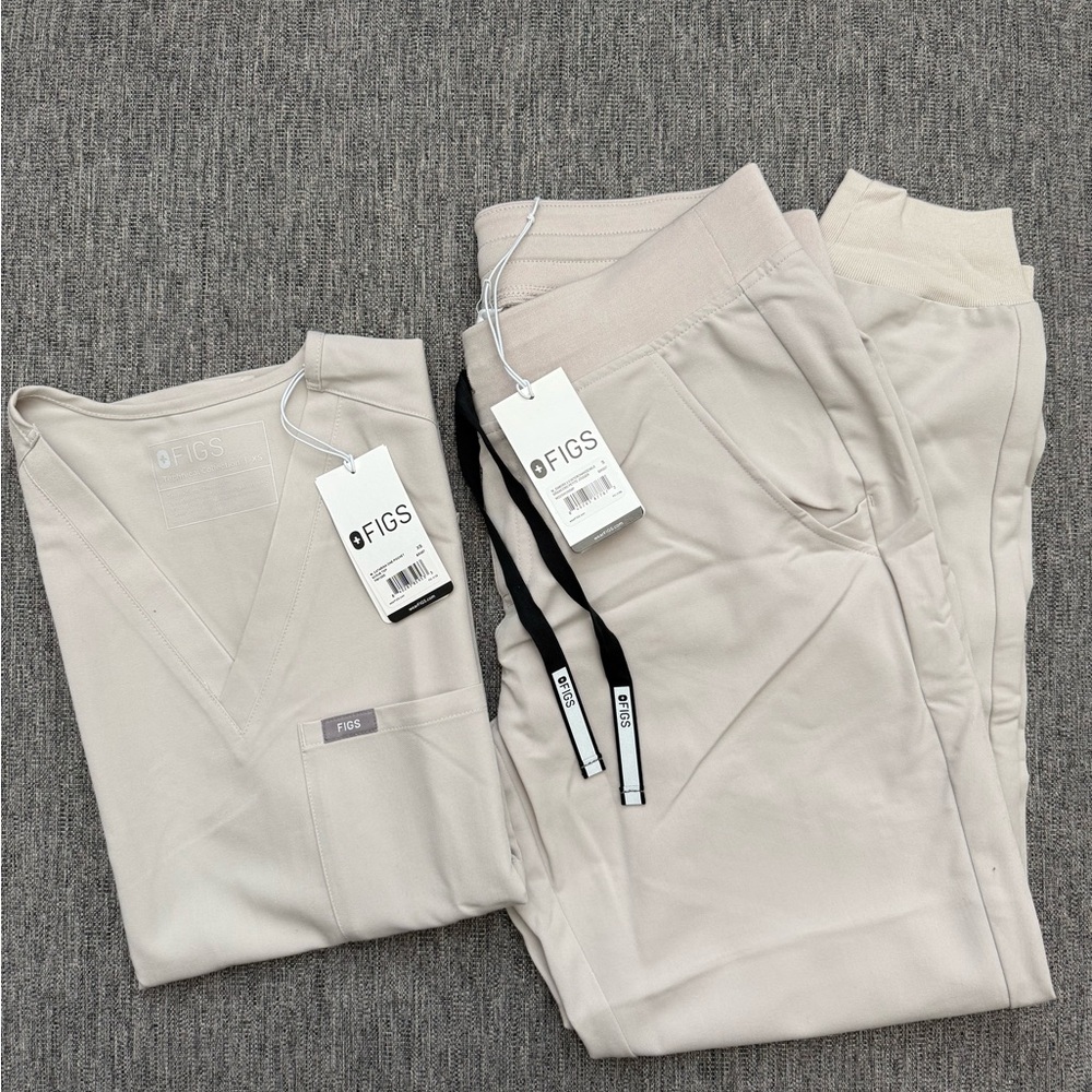 NWT Figs Color Bone Scrub Set